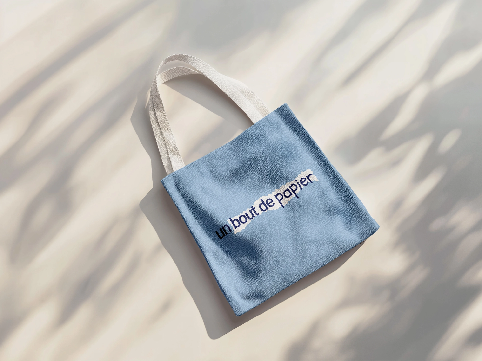 Tote bag aux couleurs de "Un bout de papier"